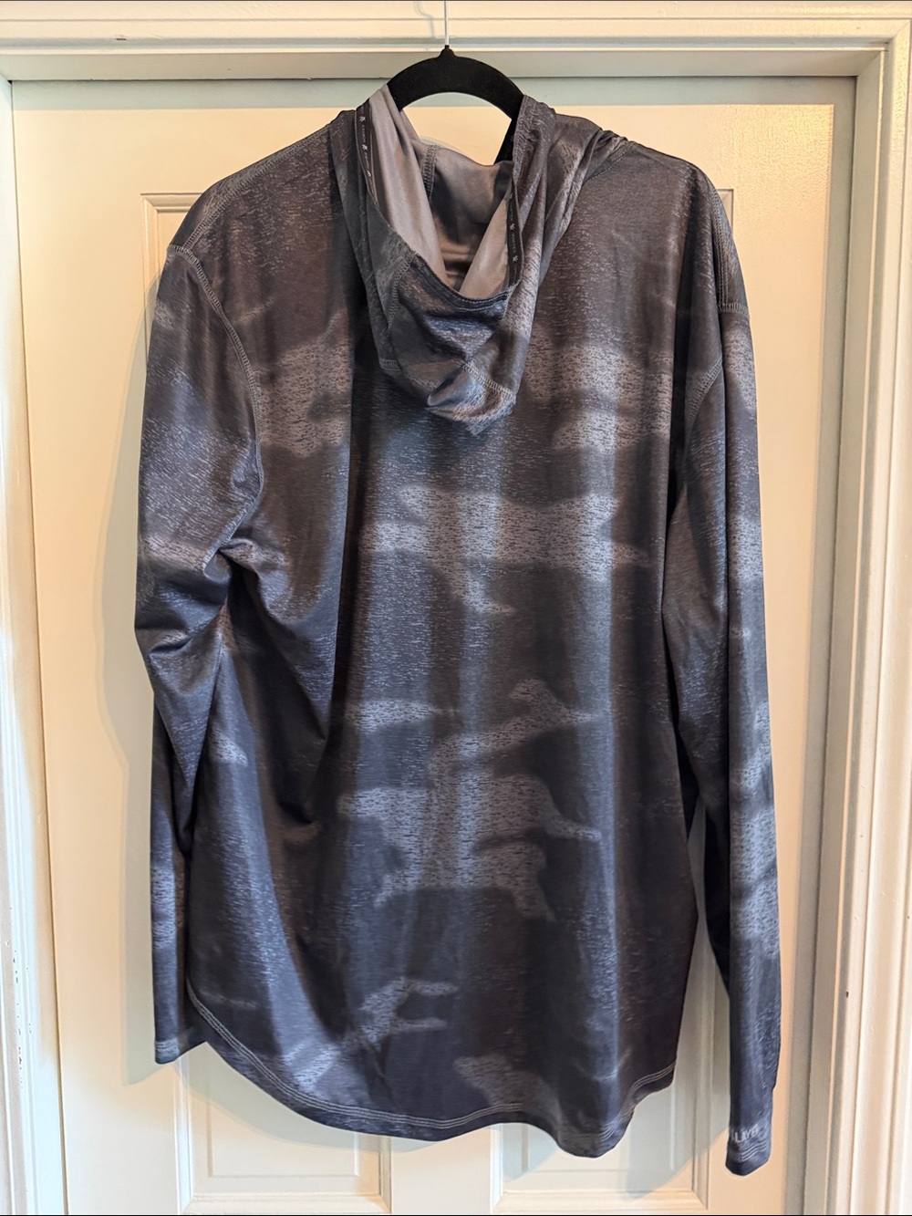 Men's Vortex  sun slayer Hooded Performance Shirt - Gray Camo - Picture 3 of 3